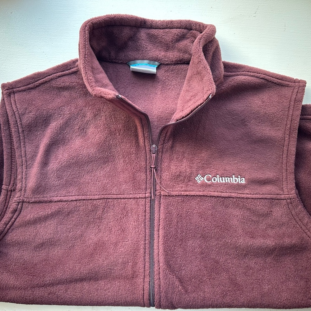 Men’s Columbia fleece vest